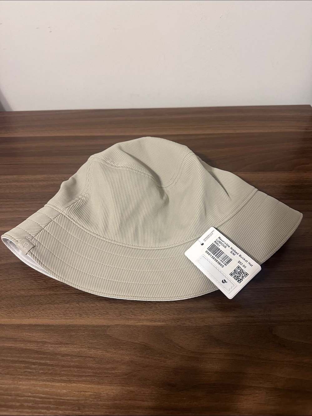 NWT Lululemon Reversible Ribbed Bucket Hat
Raw Linen